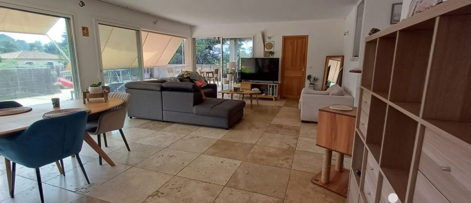 Maison de campagne 7 pièces de 306 m² à Le Castellet (83330)