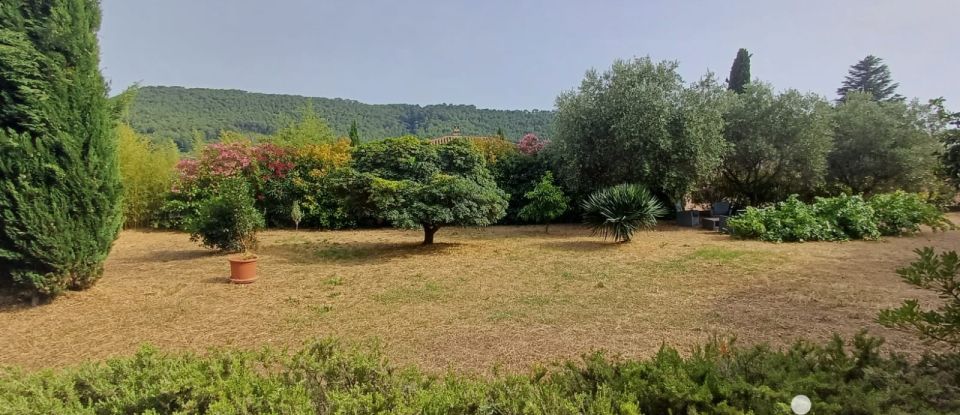 Maison de campagne 7 pièces de 306 m² à Le Castellet (83330)