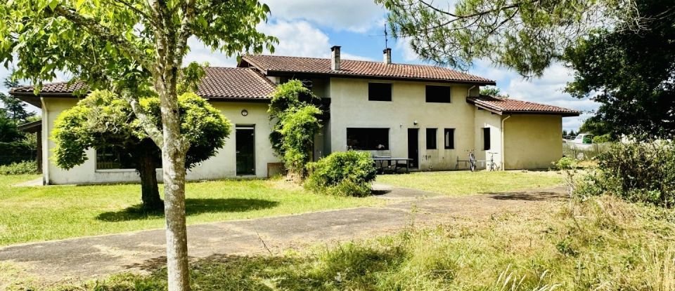 Maison 8 pièces de 350 m² à Pissos (40410)