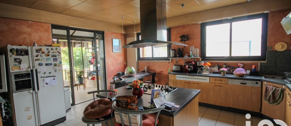 Immeuble de 225 m² à Serres-Castet (64121)