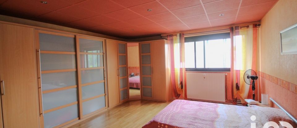 Immeuble de 225 m² à Serres-Castet (64121)