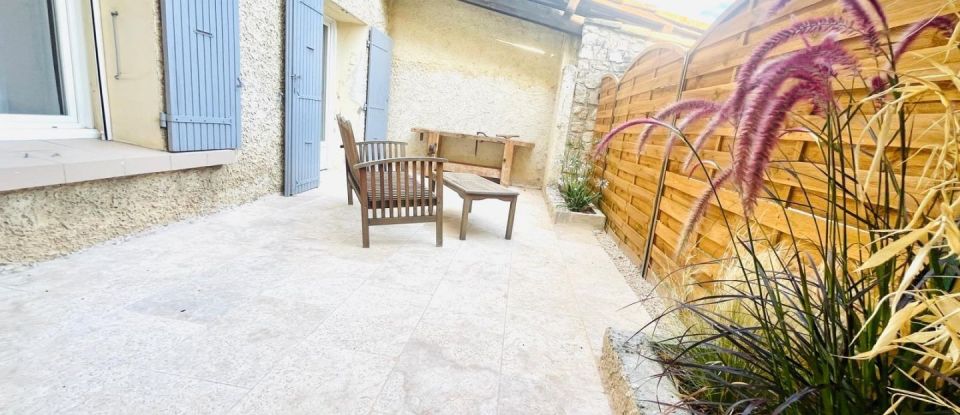 Maison 6 pièces de 132 m² à Noves (13550)