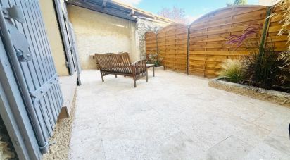 Maison 6 pièces de 132 m² à Noves (13550)