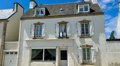 House 8 rooms of 139 m² in Plozévet (29710)