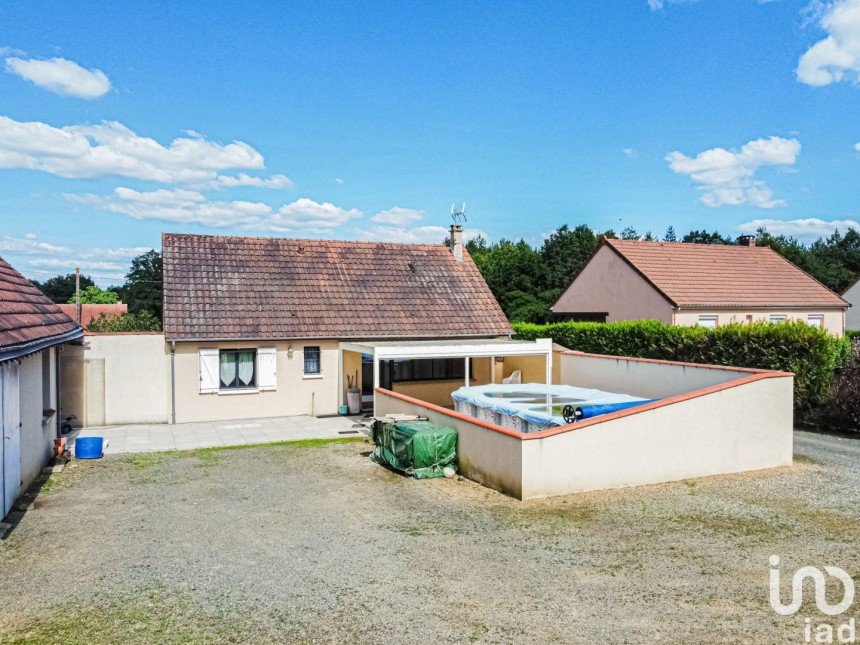 House 5 rooms of 115 m² in Roézé-sur-Sarthe (72210)