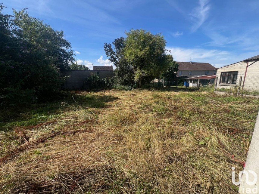 Land of 437 m² in Mouroux (77120)