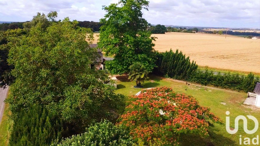 Maison de campagne 7 pièces de 196 m² à Savigny-sous-Faye (86140)