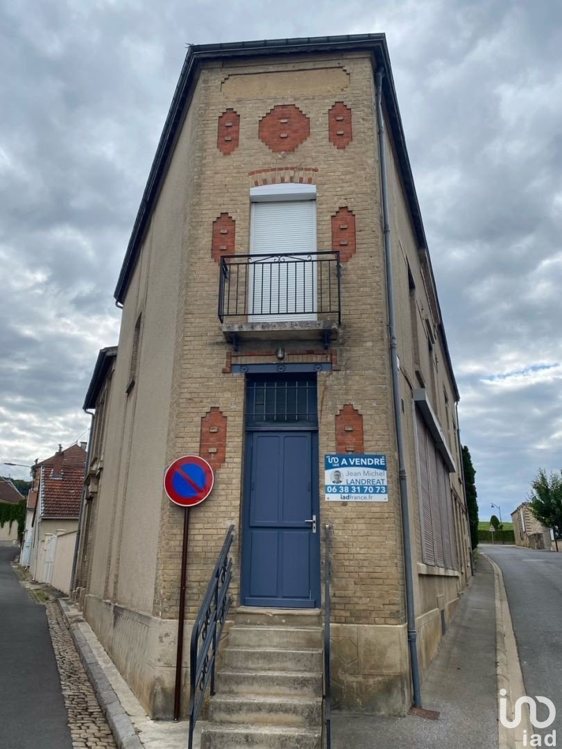 Building in Le Mesnil-sur-Oger (51190) of 365 m²