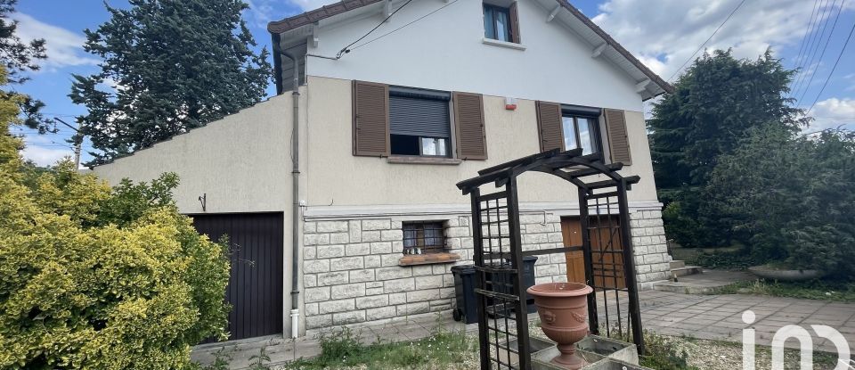 Traditional house 5 rooms of 95 m² in Corbeil-Essonnes (91100)