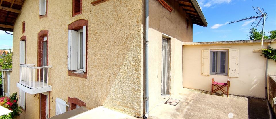 Maison traditionnelle 8 pièces de 177 m² à Carmaux (81400)