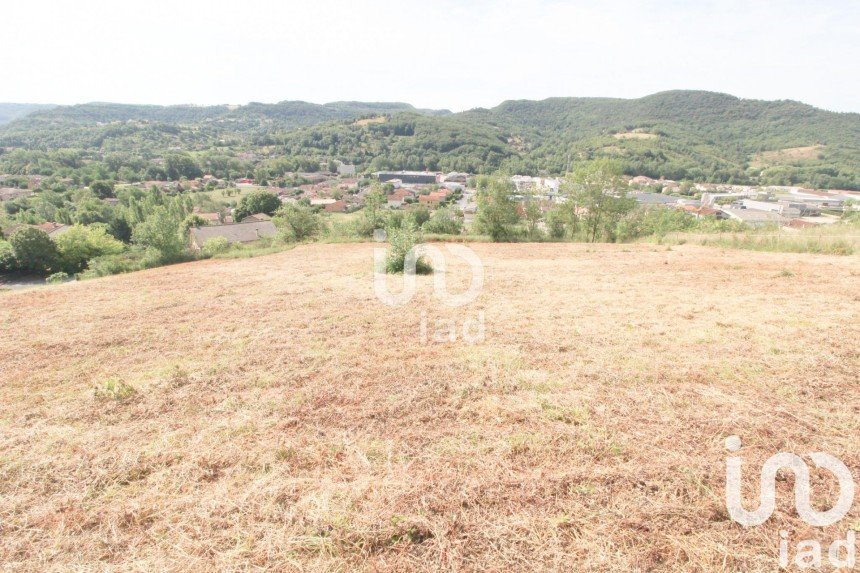 Land of 2,254 m² in Saint-Affrique (12400)