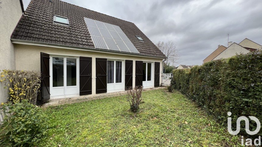 Maison traditionnelle 7 pièces de 137 m² à Mantes-la-Ville (78711)