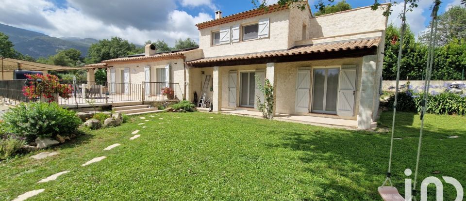 Traditional house 7 rooms of 217 m² in Tourrettes-sur-Loup (06140)