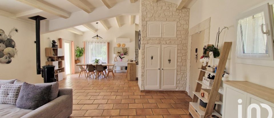 Traditional house 7 rooms of 217 m² in Tourrettes-sur-Loup (06140)