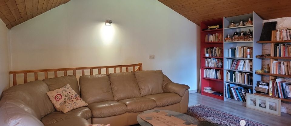 Maison 4 pièces de 116 m² à Spézet (29540)