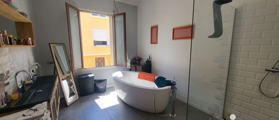 Town house 4 rooms of 166 m² in Alès (30100)