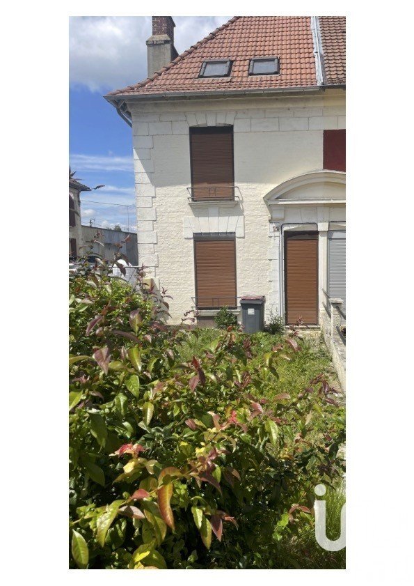 Maison 3 pièces de 110 m² à Saint-Quentin (02100)