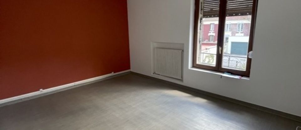 Maison 3 pièces de 110 m² à Saint-Quentin (02100)