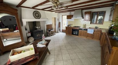 House 6 rooms of 157 m² in Saint-Rirand (42370)