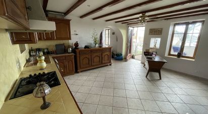 House 6 rooms of 157 m² in Saint-Rirand (42370)