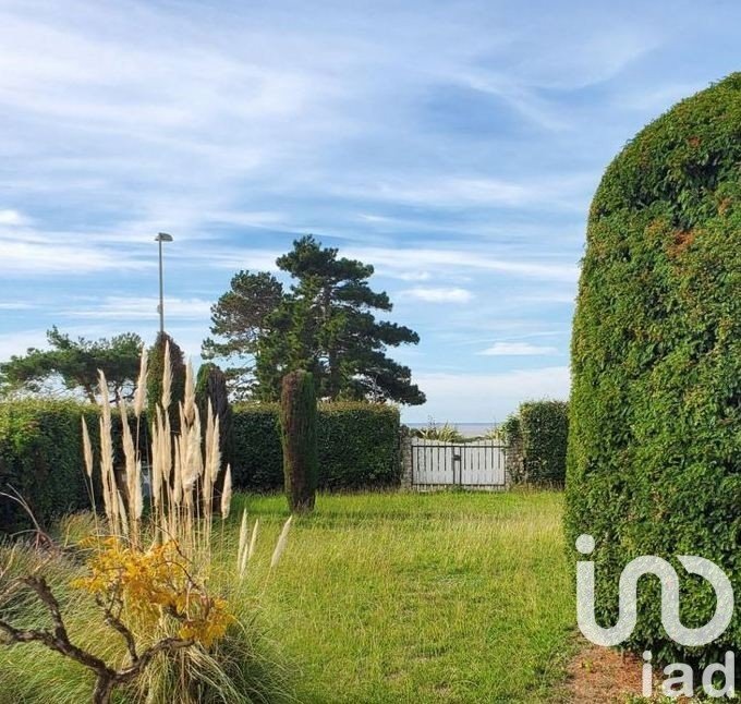 Land of 350 m² in Meschers-sur-Gironde (17132)