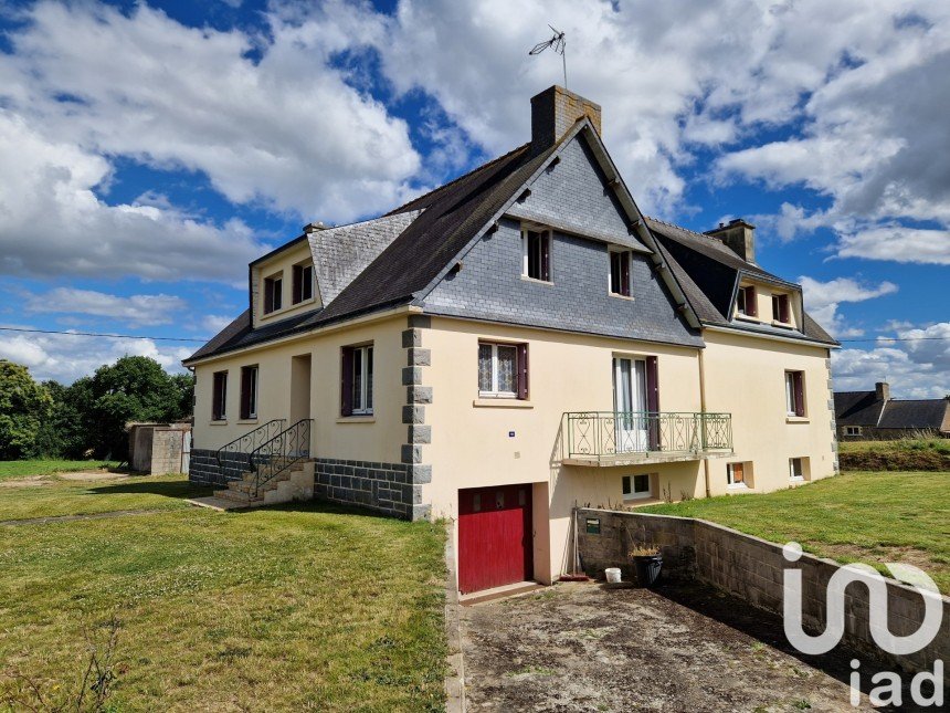 Maison 8 pièces de 222 m² à Plouguenast (22150)