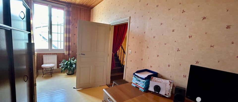 House 6 rooms of 136 m² in Allonnes (49650)