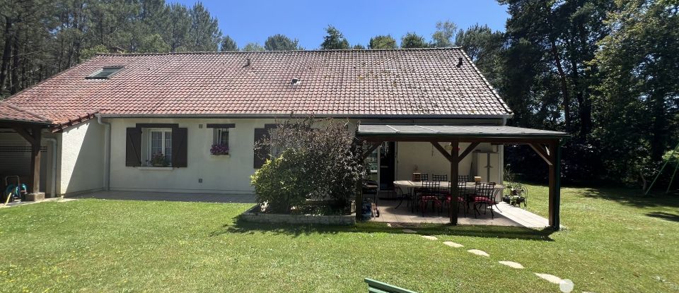 Country house 6 rooms of 146 m² in Saint-Gervais-en-Belin (72220)