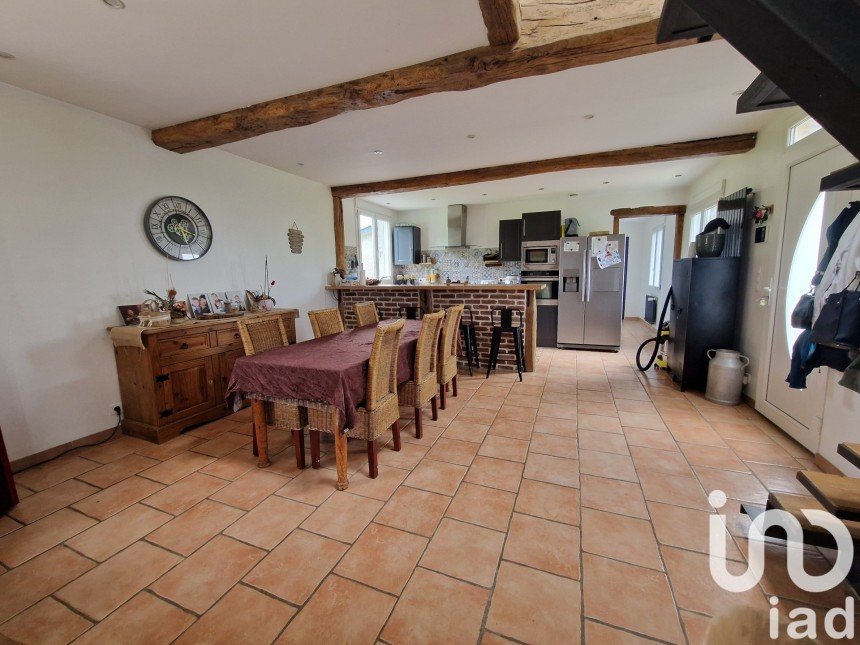 Traditional house 6 rooms of 120 m² in Mauquenchy (76440)