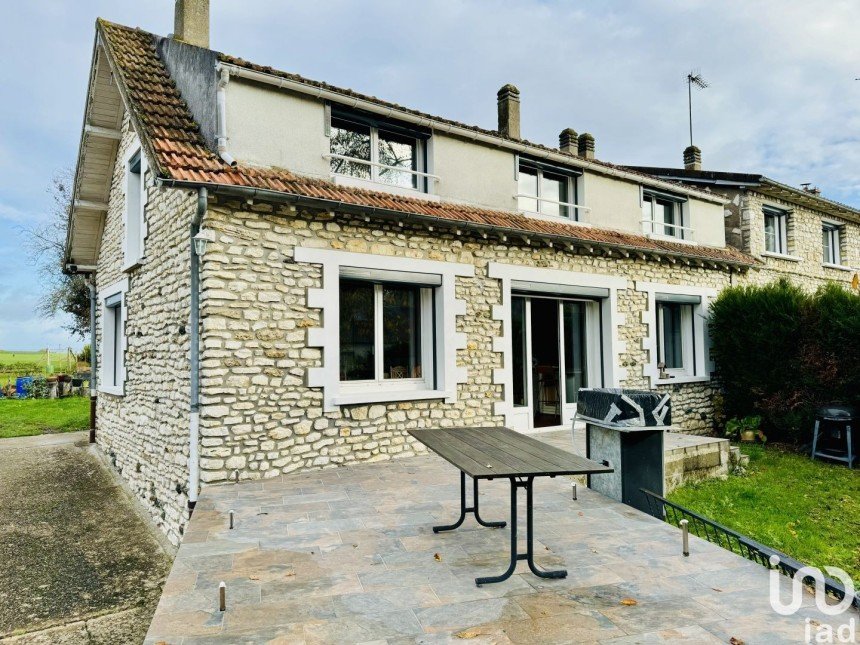 Maison 6 pièces de 112 m² à Houdan (78550)