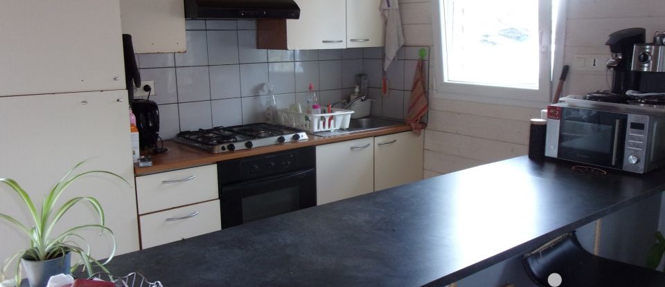 Maison 5 pièces de 85 m² à Kernilis (29260)