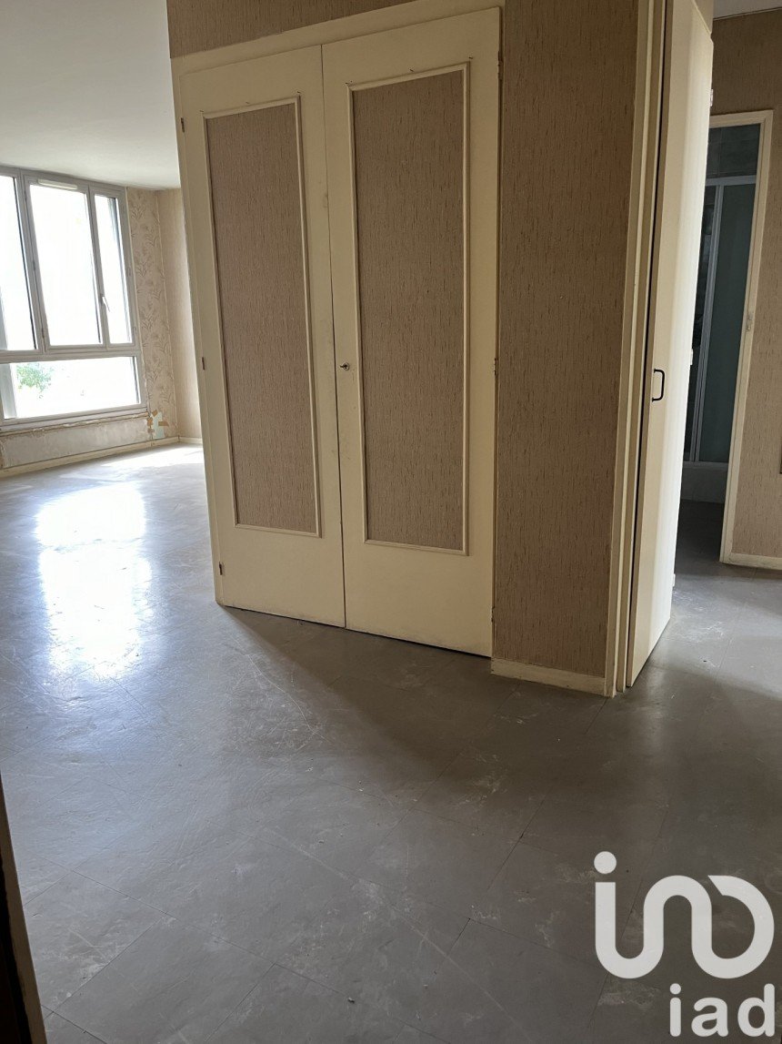 Apartment 3 rooms of 65 m² in Bois-d'Arcy (78390)