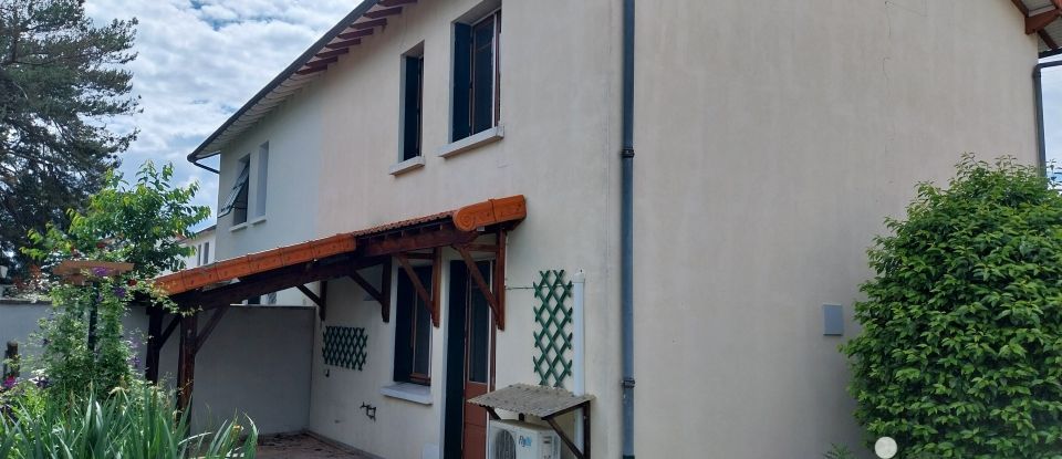 Maison 4 pièces de 87 m² à Saint-Beauzire (63360)