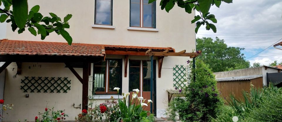 Maison 4 pièces de 87 m² à Saint-Beauzire (63360)