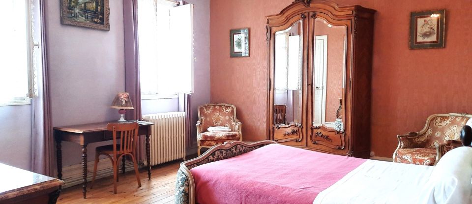 Mansion 12 rooms of 397 m² in Jarnac (16200)