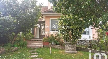 Traditional house 7 rooms of 147 m² in Bures-sur-Yvette (91440)