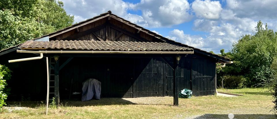 Maison traditionnelle 8 pièces de 230 m² à Rion-des-Landes (40370)