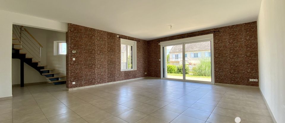 Maison 5 pièces de 218 m² à Savigny-en-Véron (37420)