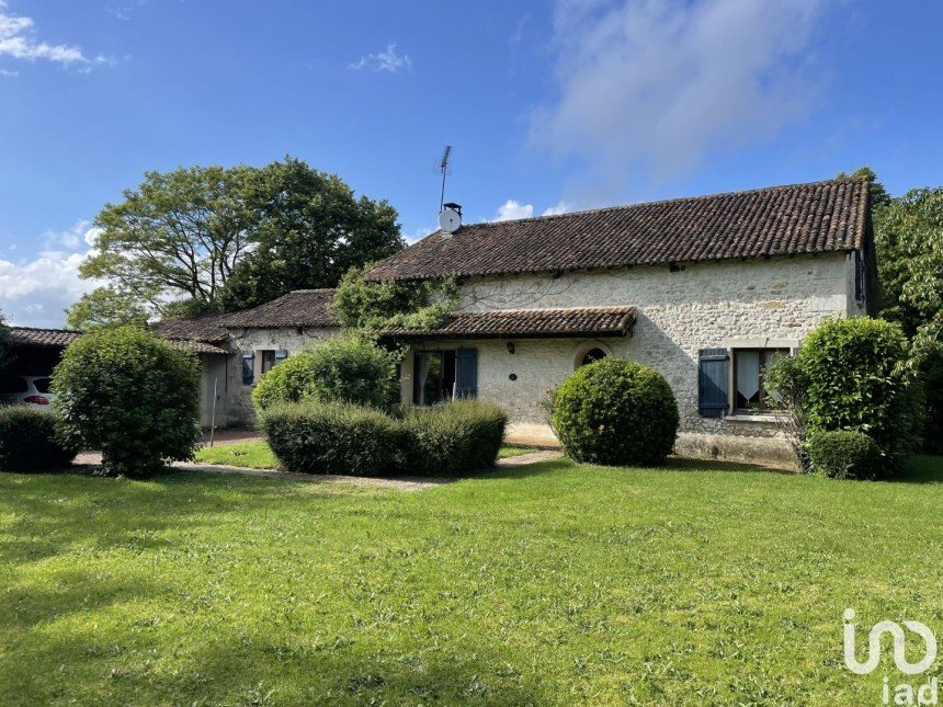 Maison 5 pièces de 111 m² à Saint-Savin (86310)