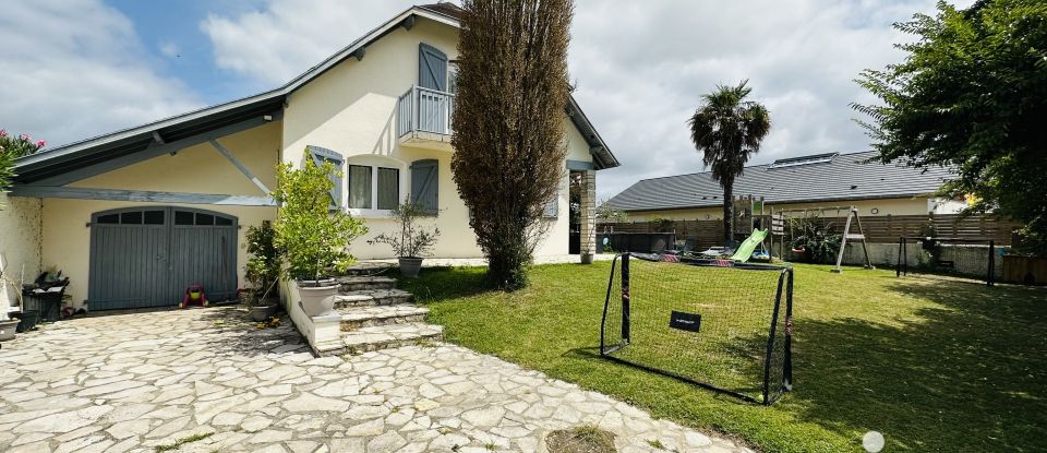 Maison 7 pièces de 186 m² à Argagnon (64300)