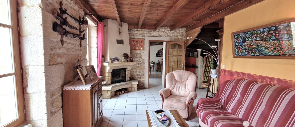 Country house 5 rooms of 113 m² in Archingeay (17380)