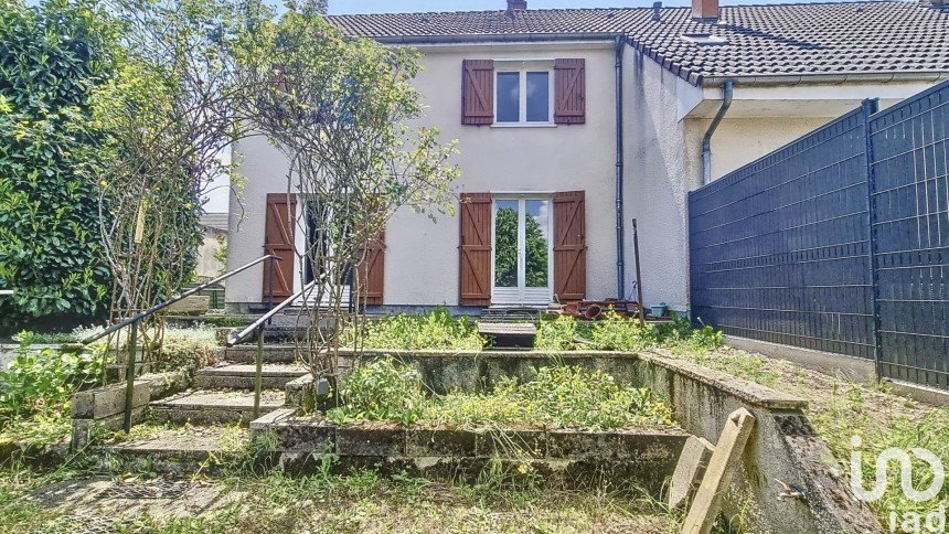 Maison 5 pièces de 92 m² à Saint-Pourçain-sur-Sioule (03500)