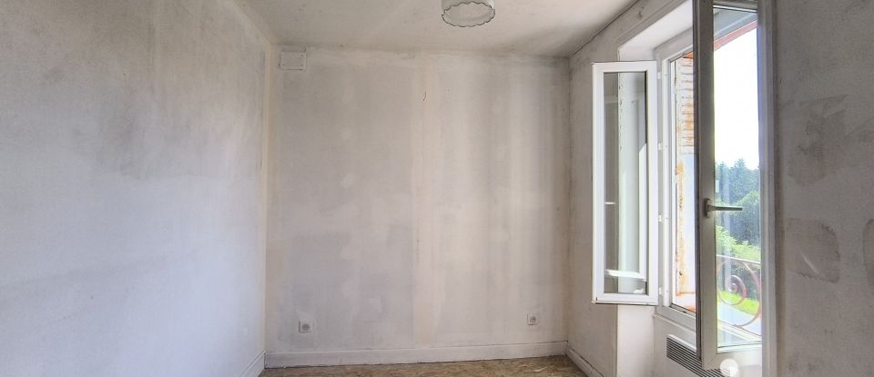 Maison 5 pièces de 80 m² à Crocq (23260)