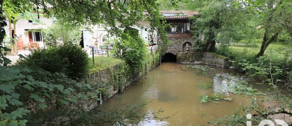 Moulin 7 pièces de 193 m² à Orignolles (17210)