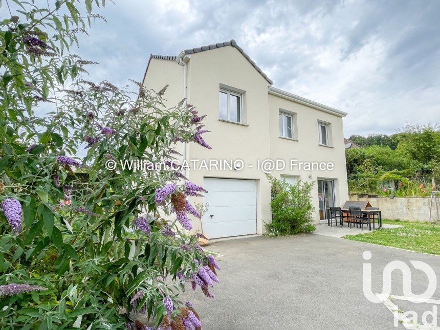 House 6 rooms of 118 m² in Montlhéry (91310)