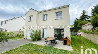 House 6 rooms of 118 m² in Montlhéry (91310)