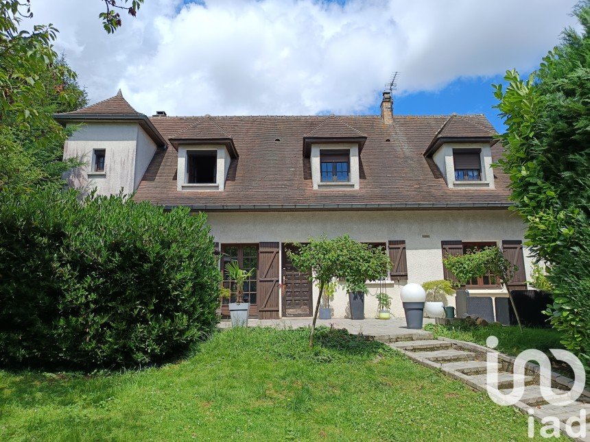 House 6 rooms of 144 m² in Sainte-Geneviève (60730)