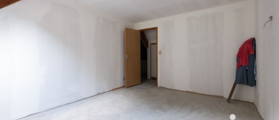 Maison 9 pièces de 206 m² à Saint-Pavace (72190)