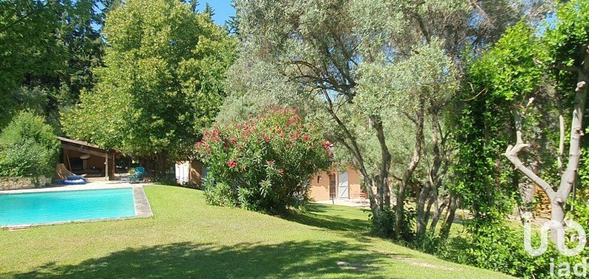 Maison traditionnelle 5 pièces de 195 m² à Aix-en-Provence (13090)