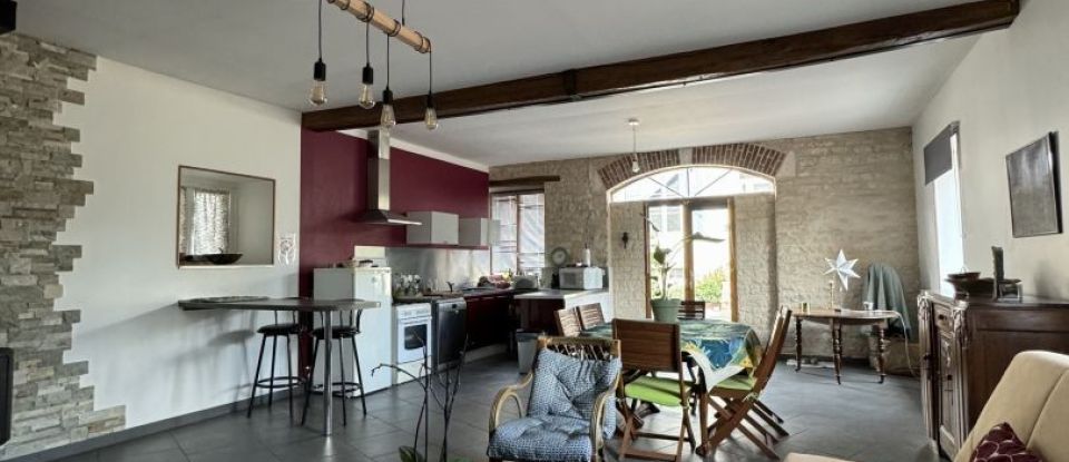 Maison 9 pièces de 260 m² à Senneçay (18340)